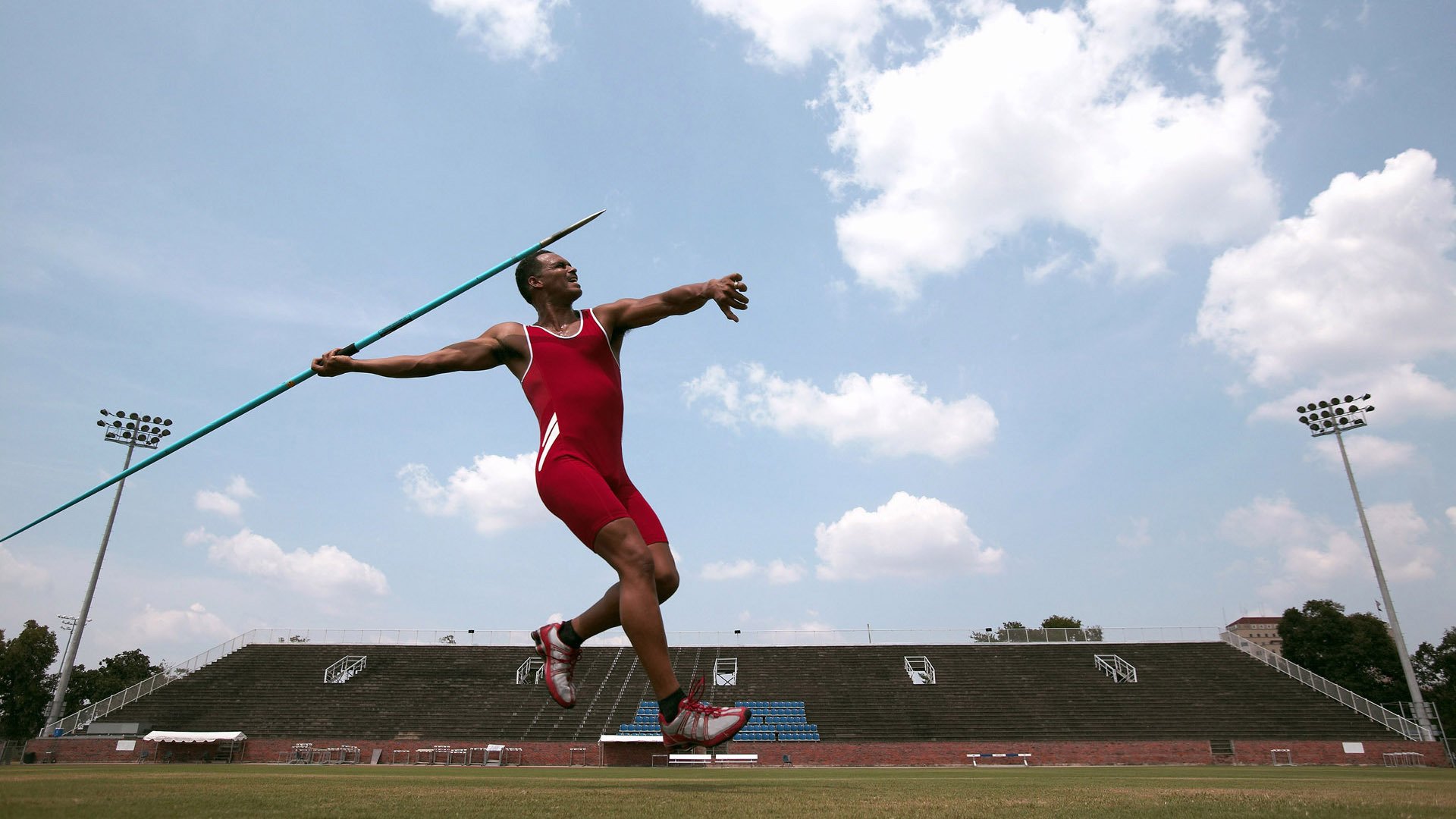 欧冠淘汰赛之夜，西亚卡姆惊艳四座，篮球场上的非洲雄狮